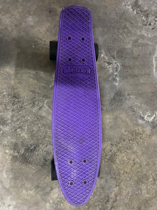 Patinete morado Karnage