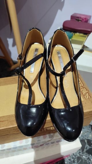 Zapatos de tacón Maria Mares negros