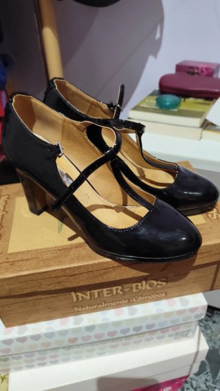 Zapatos de tacón Maria Mares negros