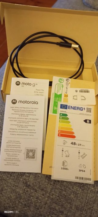 Teléfono Móvil Negro. Motorola g35. 5G. 128 GB.