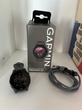 Garmin Forerunner 255 Grigio + 2 Cinturini