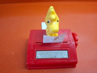 Muñeco Snoopy escritor grande McDonald’s del 2000