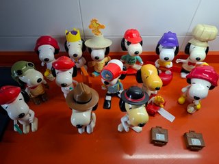 Muñeco Snoopy escritor grande McDonald’s del 2000