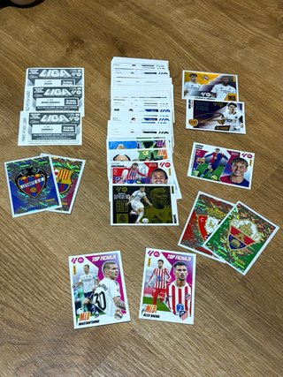 Pack 136 cromos La Liga 2025/26 - Exclusivos