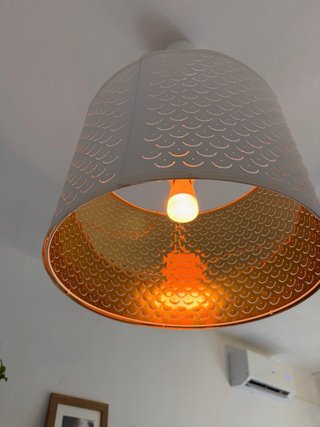 Lámpara de techo IKEA NYMÖ blanca y dorada