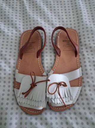 Sandalias blancas piel T.37