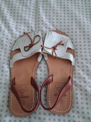 Sandalias blancas piel T.37