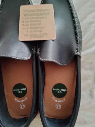 Zapatos de piel nuevos talla 46 azul oscuro.