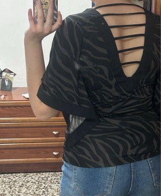 Top 2000s Rayas Gris y Negro