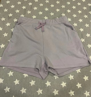 Pantalón corto deportivo lila Talla L