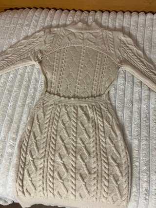 Vestido jersey punto trenzado beige