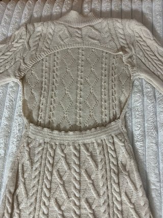 Vestido jersey punto trenzado beige