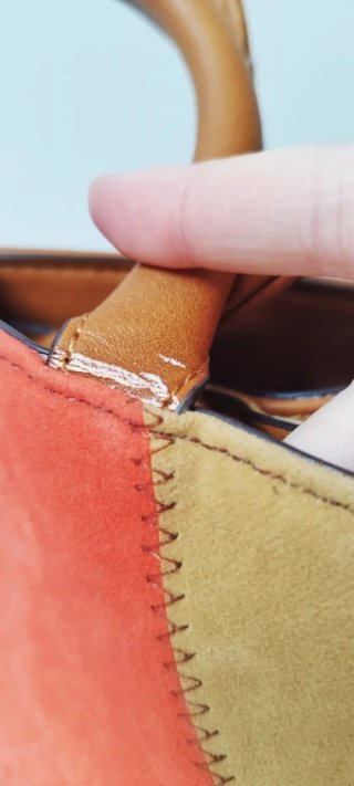 Bolso de ante marca Mad Max