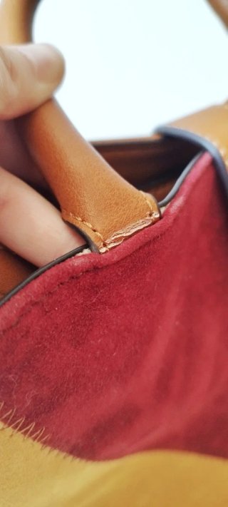 Bolso de ante marca Mad Max