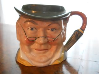 Due bottiglie in ceramica (character flasks)