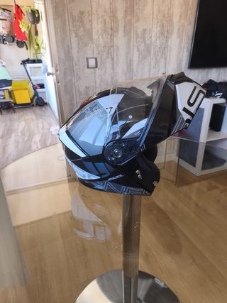 2 Cascos Moto MT Helmets Atom Nuevos