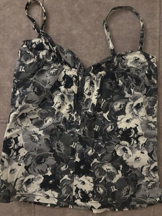 Top tirantes floral blanco y negro