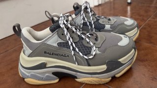 Balenciaga Triple S Beige/Gris Talla 37