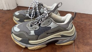 Balenciaga Triple S Beige/Gris Talla 37