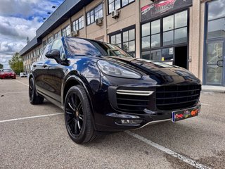 PORSCHE Cayenne Turbo