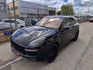 PORSCHE Cayenne Turbo