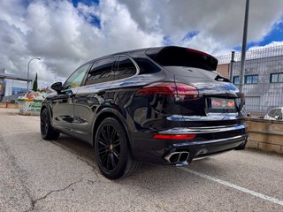 PORSCHE Cayenne Turbo