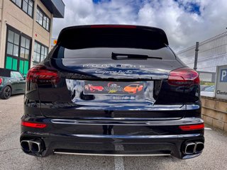 PORSCHE Cayenne Turbo