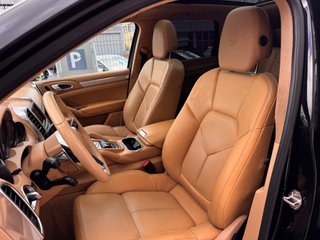 PORSCHE Cayenne Turbo