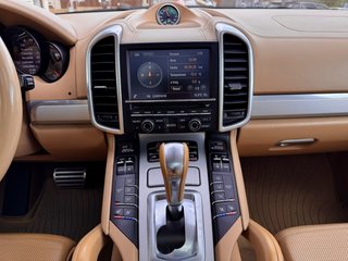 PORSCHE Cayenne Turbo