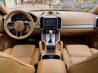 PORSCHE Cayenne Turbo
