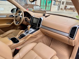 PORSCHE Cayenne Turbo