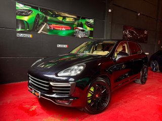 PORSCHE Cayenne Turbo