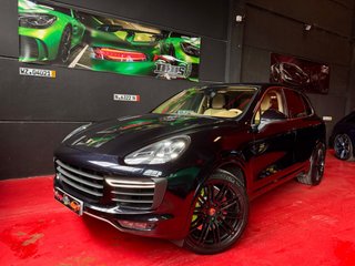PORSCHE Cayenne Turbo
