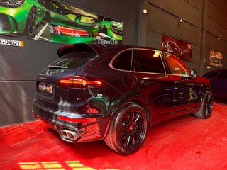 PORSCHE Cayenne Turbo