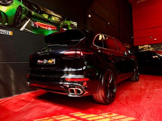 PORSCHE Cayenne Turbo