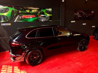 PORSCHE Cayenne Turbo