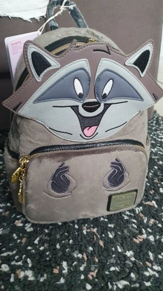 Mochila Loungefly Pocahontas Meeko