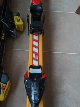 Esquís Dynastar MAX con fijaciones LOOK