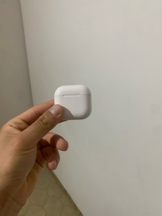 AirPods 4 ANC