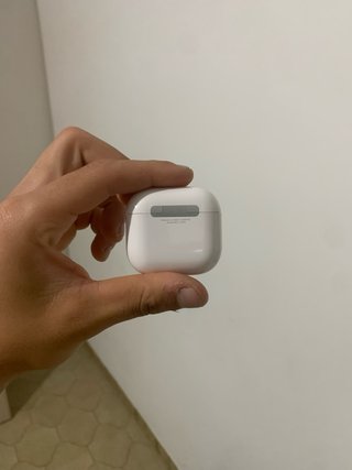 AirPods 4 ANC