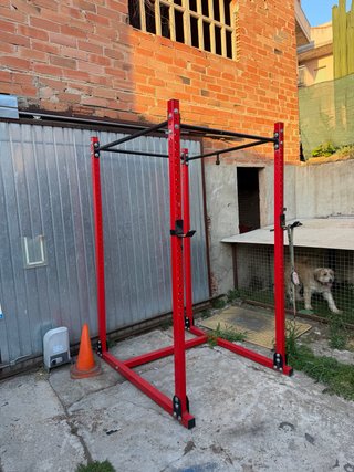 Rack de musculación artesanal rojo