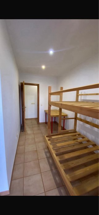Litera y escritorio de madera (zona Menorca)