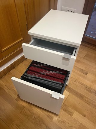 Mueble archivador de oficina blanco