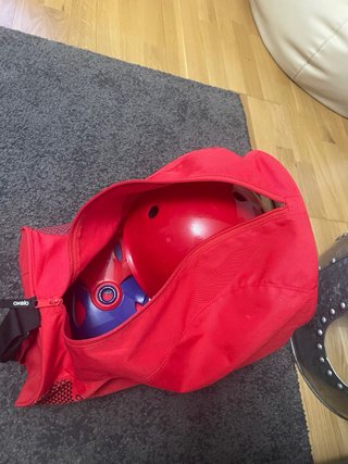 Patines, Casco y Bolsa Rojo