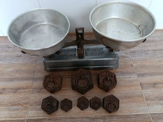 Balanza de cocina antigua