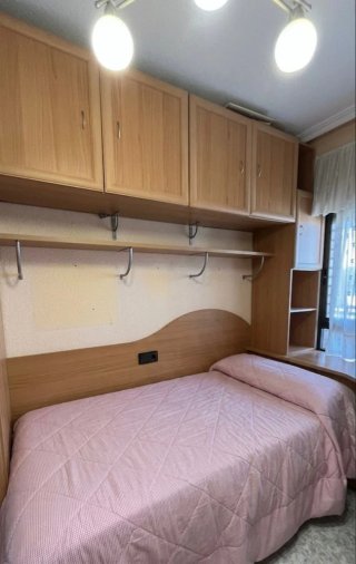 Conjunto cama y armario madera