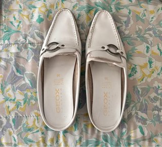 Mocasines Geox blancos talla 38