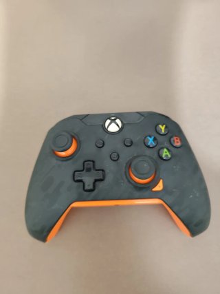 Mando Xbox Negro y Naranja