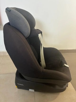 Silla de coche infantil negra
