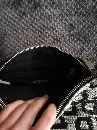 Bolso de abalorios plateado y negro